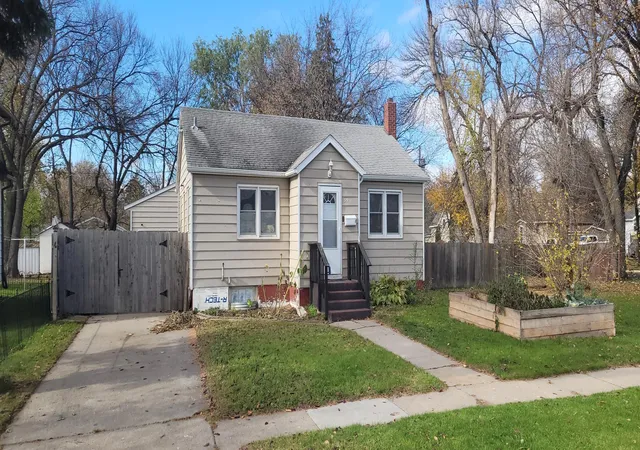 Photo 1 of Single family home for sale at 319 16th Street N, Moorhead, MN 56560 | MLS# 7165441 | Listing updated on 2026-10-30