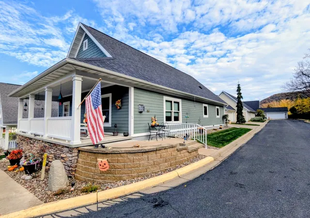 Photo 2 of Single family home for sale at 82 Brickyard Ln, Winona, MN 55987 | MLS# 7165447 | Listing updated on 2026-10-31