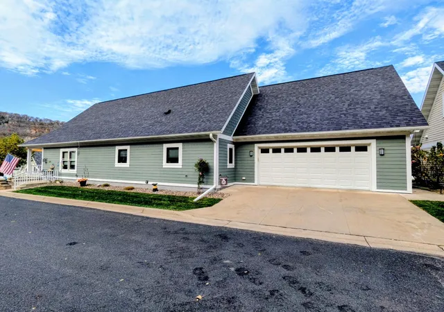 Photo 3 of Single family home for sale at 82 Brickyard Ln, Winona, MN 55987 | MLS# 7165447 | Listing updated on 2026-10-31