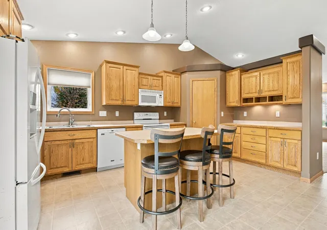 Photo 4 of Single family home for sale at 1924 33rd Street S, Moorhead, MN 56560 | MLS# 7165457 | Listing updated on 2026-10-28