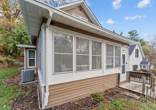 Photo 2 of Single family home for sale at 1066 Putnam Ave, Red Wing, MN 55066 | MLS# 7165474 | Listing updated on 2026-10-29