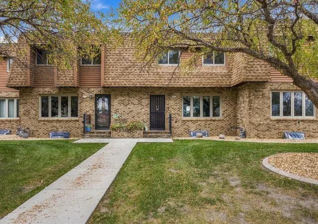 Single family home for sale at 1402 E Gateway Cir S #E, Fargo, ND 58103 | MLS# 7165482