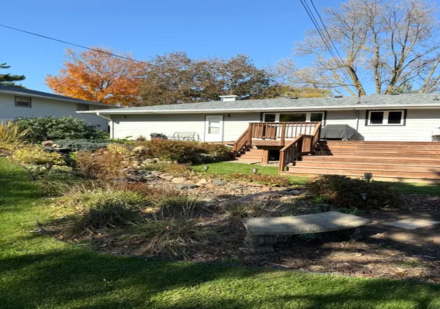 Photo 2 of Single family home for sale at 10 Roger Rd, Saint Cloud, MN 56301 | MLS# 7165490 | Listing updated on 2026-10-30