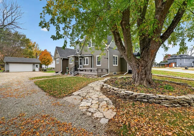 Photo 1 of Single family home for sale at 520 N Broadway St, Spring Valley, MN 55975 | MLS# 7165492 | Listing updated on 2026-10-29