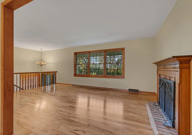 Photo 4 of Single family home for sale at 12650 Roberts Dr, Eden Prairie, MN 55346 | MLS# 7165508 | Listing updated on 2026-10-30