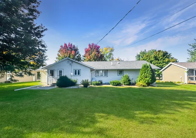 Photo 1 of Single family home for sale at 2921 Pine Ave, Slayton, MN 56172 | MLS# 7165572 | Listing updated on 2026-10-29