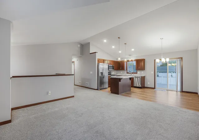 Photo 4 of Single family home for sale at 422 19th Avenue N, Sartell, MN 56377 | MLS# 7165588 | Listing updated on 2026-10-30