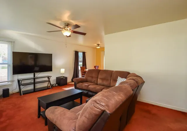 Photo 3 of Single family home for sale at 1729 N Broad St, Mankato, MN 56001 | MLS# 7165598 | Listing updated on 2026-10-30