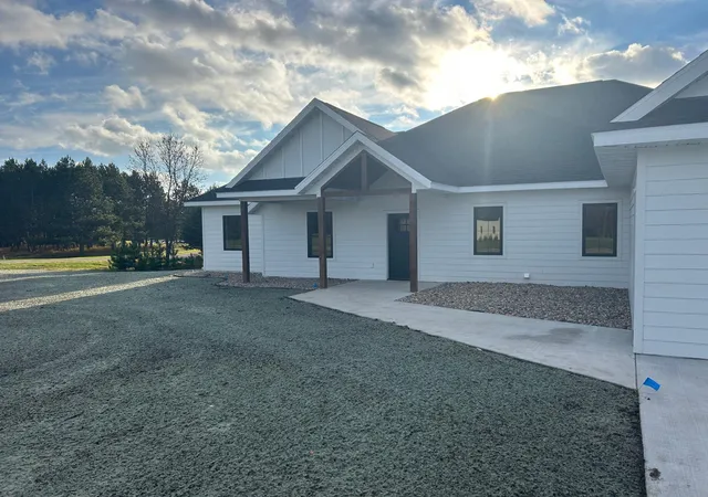 Photo 1 of Single family home for sale at 4466 Chainview Dr NW, Alexandria, MN 56308 | MLS# 7165604 | Listing updated on 2026-10-29