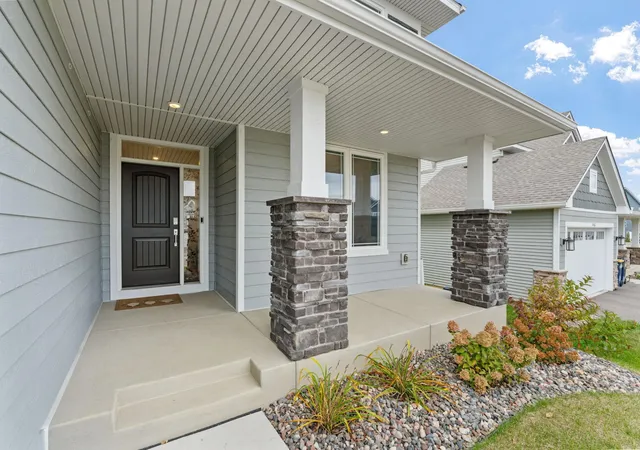 Photo 4 of Single family home for sale at 18167 Hounds Dr, Lakeville, MN 55044 | MLS# 7165648 | Listing updated on 2026-10-29