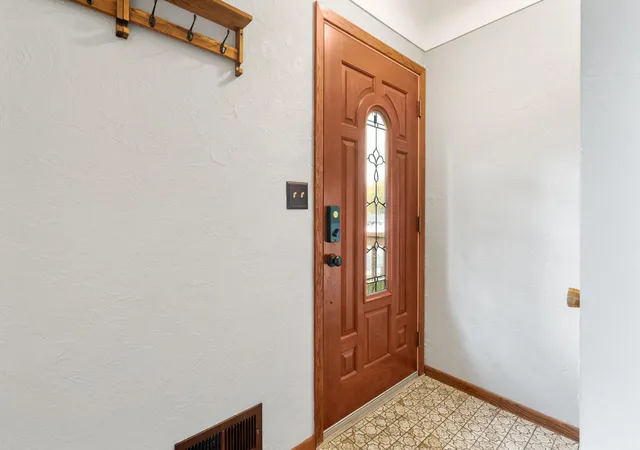 Photo 4 of Single family home for sale at 1900 2nd Street N, South Saint Paul, MN 55075 | MLS# 7165682 | Listing updated on 2026-10-29