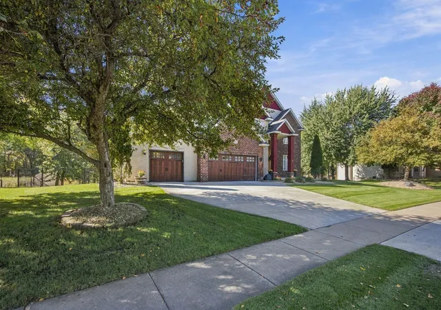 Photo 2 of Single family home for sale at 6228 Oxford Rd S, Shakopee, MN 55379 | MLS# 7165696 | Listing updated on 2026-10-29