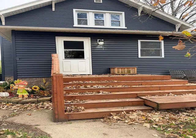 Photo 1 of Single family home for sale at 211 Park St, Emmons, MN 56029 | MLS# 7165708 | Listing updated on 2026-10-28