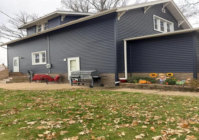 Photo 2 of Single family home for sale at 211 Park St, Emmons, MN 56029 | MLS# 7165708 | Listing updated on 2026-10-28