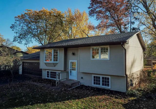 Photo 1 of Single family home for sale at 1800 Webber St, Saint Paul, MN 55110 | MLS# 7165712 | Listing updated on 2026-10-30