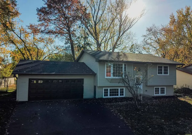 Photo 1 of Single family home for sale at 1800 Webber St, Saint Paul, MN 55110 | MLS# 7165712 | Listing updated on 2026-10-30