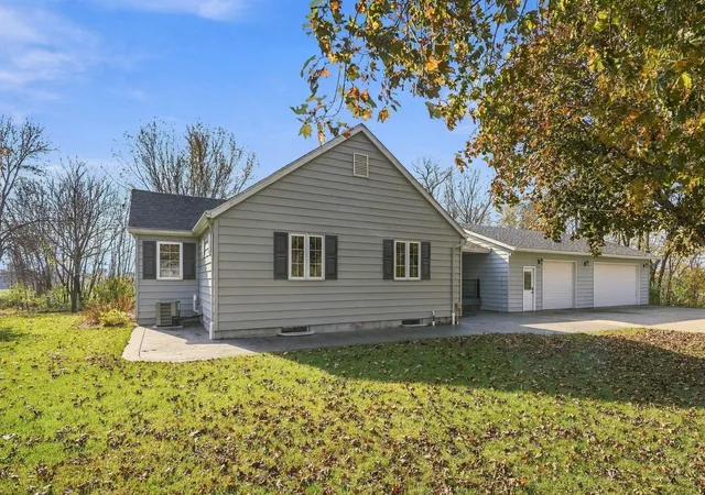 Photo 2 of Single family home for sale at 1514 23rd Street, Glencoe, MN 55336 | MLS# 7165779 | Listing updated on 2026-10-30
