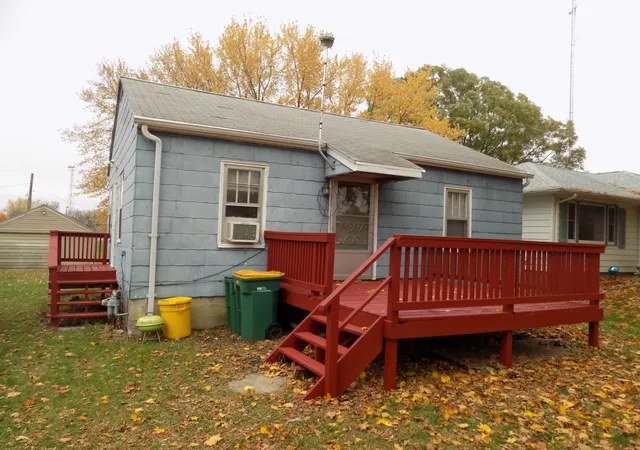 Photo 1 of Single family home for sale at 709 4th Avenue N, Lakefield, MN 56150 | MLS# 7165799 | Listing updated on 2026-10-28