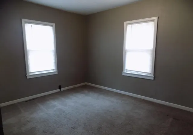 Photo 3 of Single family home for sale at 709 4th Avenue N, Lakefield, MN 56150 | MLS# 7165799 | Listing updated on 2026-10-28