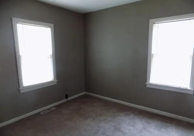 Photo 4 of Single family home for sale at 709 4th Avenue N, Lakefield, MN 56150 | MLS# 7165799 | Listing updated on 2026-10-28