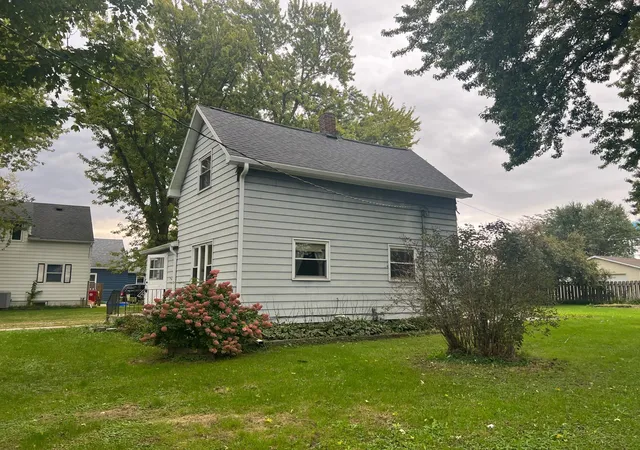 Photo 1 of Single family home for sale at 1710 E Oakland Ave, Austin, MN 55912 | MLS# 7165847 | Listing updated on 2026-10-28