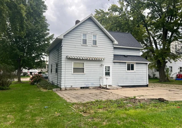 Photo 3 of Single family home for sale at 1710 E Oakland Ave, Austin, MN 55912 | MLS# 7165847 | Listing updated on 2026-10-28