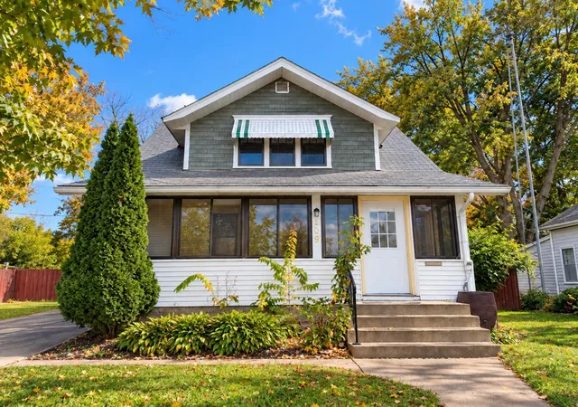 Photo 1 of Single family home for sale at 219 S 4th Street, Le Sueur, MN 56058 | MLS# 7165871 | Listing updated on 2026-10-29