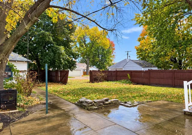 Photo 1 of Single family home for sale at 219 S 4th Street, Le Sueur, MN 56058 | MLS# 7165871 | Listing updated on 2026-10-29
