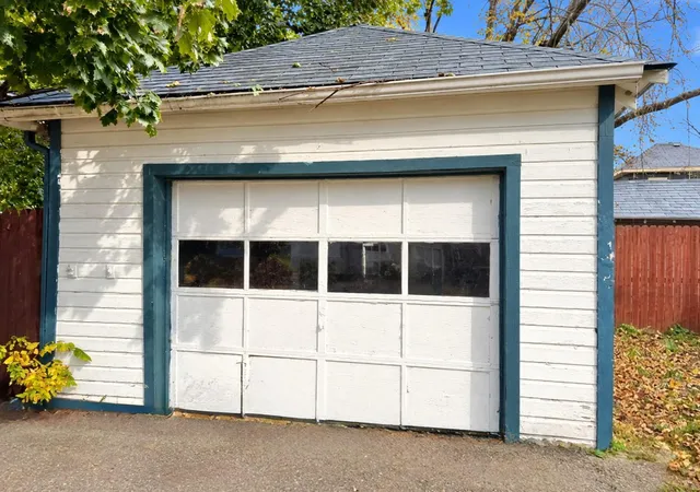 Photo 3 of Single family home for sale at 219 S 4th Street, Le Sueur, MN 56058 | MLS# 7165871 | Listing updated on 2026-10-29