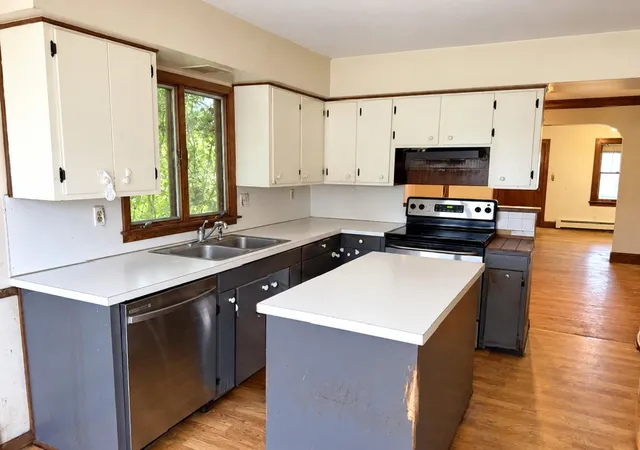 Photo 4 of Single family home for sale at 219 S 4th Street, Le Sueur, MN 56058 | MLS# 7165871 | Listing updated on 2026-10-29