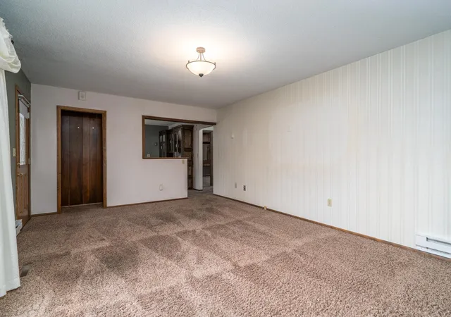 Photo 4 of Single family home for sale at 530 5th Street SE, Mayville, ND 58257 | MLS# 7165930 | Listing updated on 2026-10-29