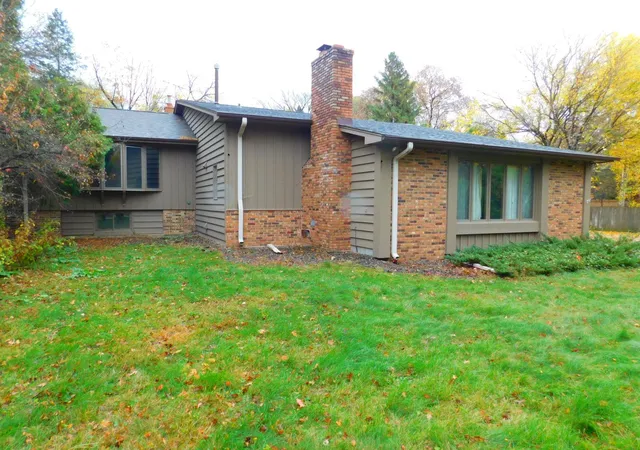 Photo 1 of Single family home for sale at 4350 Hamline Ave N, Saint Paul, MN 55112 | MLS# 7165946 | Listing updated on 2026-10-29
