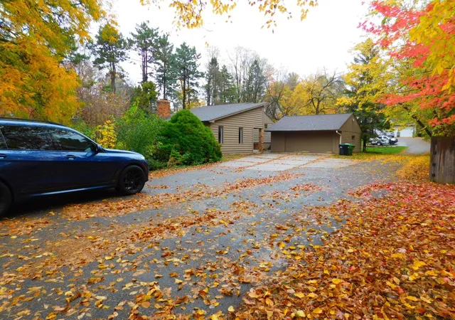 Photo 2 of Single family home for sale at 4350 Hamline Ave N, Saint Paul, MN 55112 | MLS# 7165946 | Listing updated on 2026-10-29