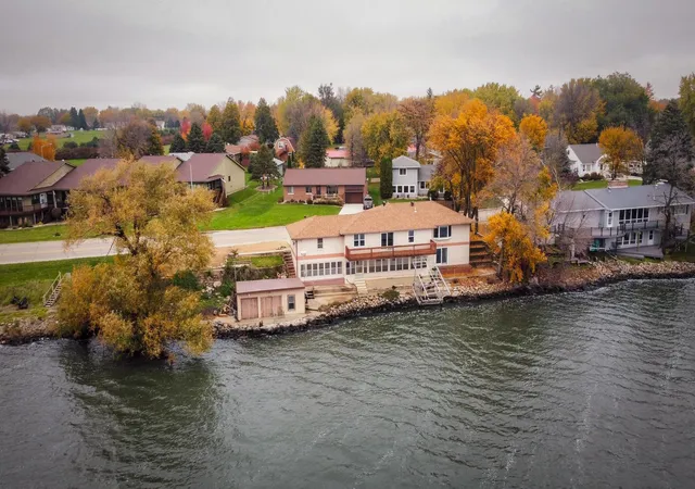 Photo 1 of Single family home for sale at 913 W Lake Ave, Worthington, MN 56187 | MLS# 7165953 | Listing updated on 2026-10-29
