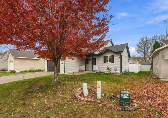 Photo 2 of Single family home for sale at 6429 Savanna Ct, Saint Cloud, MN 56303 | MLS# 7165979 | Listing updated on 2026-10-29