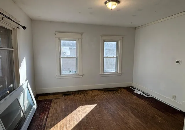 Photo 2 of Single family home for sale at 611 Freeborn Ave, Albert Lea, MN 56007 | MLS# 7165997 | Listing updated on 2026-10-30
