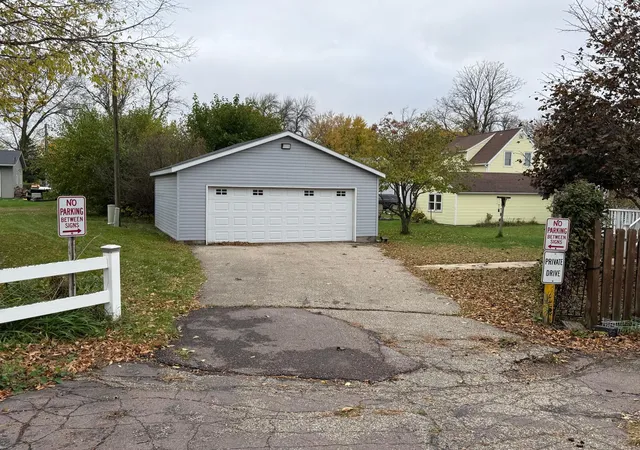 Photo 2 of Sale Pending at 521 E 2nd Street N, Truman, MN 56088 | MLS# 7166031 | Listing updated on 2026-10-28