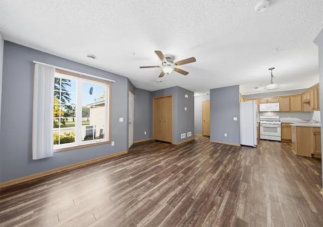 Photo 4 of Single family home for sale at 202 E Orchard St, Belle Plaine, MN 56011 | MLS# 7166032 | Listing updated on 2026-10-30