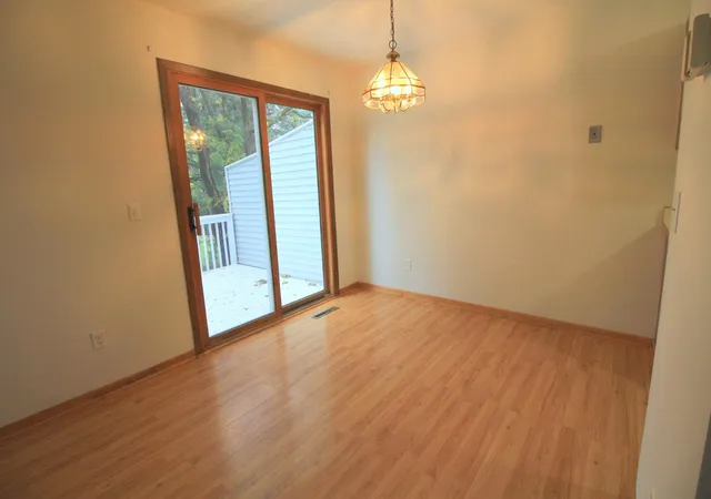 Photo 4 of Single family home for sale at 15566 Cornell Trl, Rosemount, MN 55068 | MLS# 7166033 | Listing updated on 2026-10-29