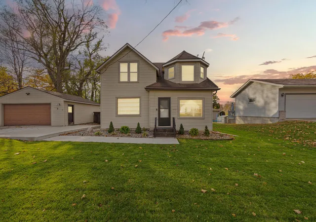 Photo 3 of Single family home for sale at 1512 N Cedar Ave, Owatonna, MN 55060 | MLS# 7166056 | Listing updated on 2026-10-29