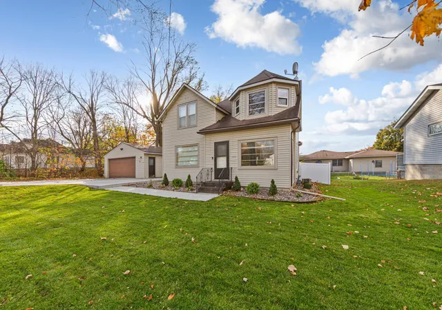Photo 4 of Single family home for sale at 1512 N Cedar Ave, Owatonna, MN 55060 | MLS# 7166056 | Listing updated on 2026-10-29
