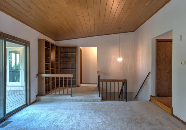 Photo 4 of Single family home for sale at 527 Sunset Ln N, Cambridge, MN 55008 | MLS# 7166104 | Listing updated on 2026-10-29