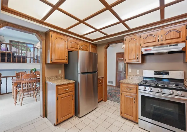 Photo 4 of Single family home for sale at 651 Allen Ave, Saint Paul, MN 55117 | MLS# 7166108 | Listing updated on 2026-10-29