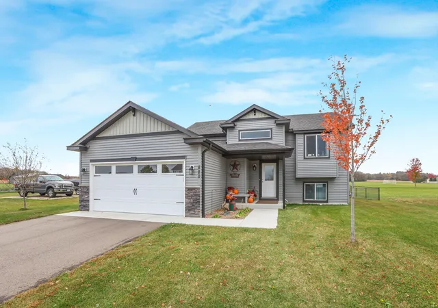 Photo 1 of Single family home for sale at 880 South St, Paynesville, MN 56362 | MLS# 7166117 | Listing updated on 2026-10-29