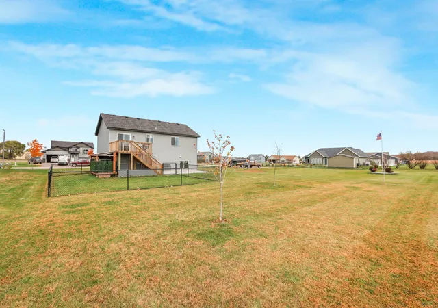 Photo 4 of Single family home for sale at 880 South St, Paynesville, MN 56362 | MLS# 7166117 | Listing updated on 2026-10-29