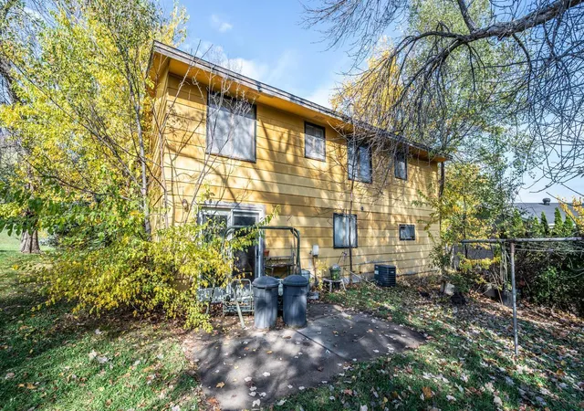 Photo 3 of Single family home for sale at 1346 Easter Ln, Saint Paul, MN 55123 | MLS# 7166182 | Listing updated on 2026-10-29