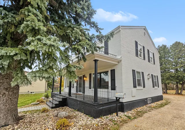 Photo 1 of Single family home for sale at 500 4th Avenue NE, Roseau, MN 56751 | MLS# 7166200 | Listing updated on 2026-10-29