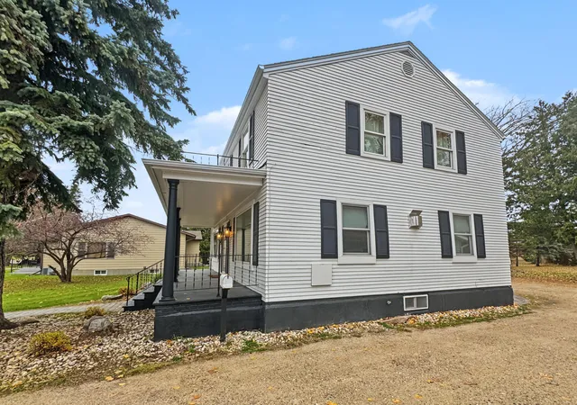 Photo 2 of Single family home for sale at 500 4th Avenue NE, Roseau, MN 56751 | MLS# 7166200 | Listing updated on 2026-10-29