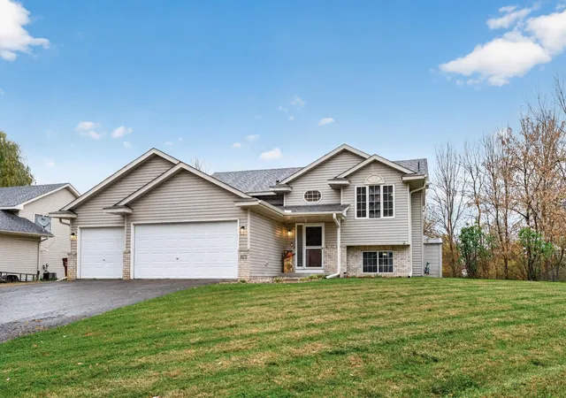 Photo 1 of Single family home for sale at 30573 Redding Ave, Shafer, MN 55074 | MLS# 7166202 | Listing updated on 2026-10-29