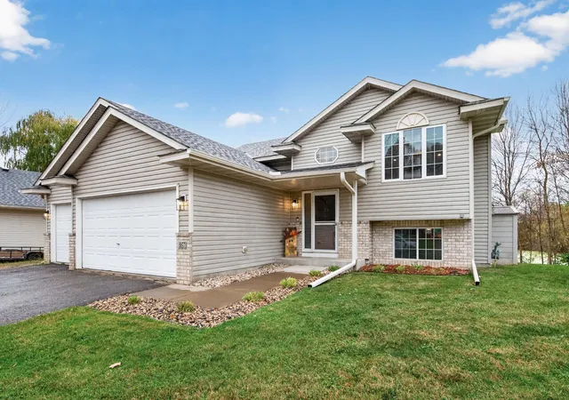 Photo 1 of Single family home for sale at 30573 Redding Ave, Shafer, MN 55074 | MLS# 7166202 | Listing updated on 2026-10-29